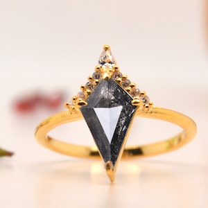 2.5 Ct. Kite Shape Raw Salt and pepper Diamond engagement Ring, 14K Rose Gold Vintage Black Grey Diamond Rings for women, Gifts for Mother