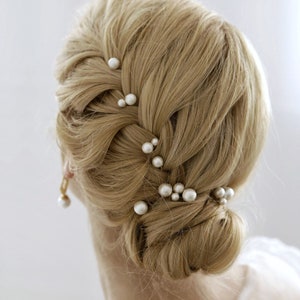Bridal Pearl Hair Pins Set: Classic Wedding Hair Piece