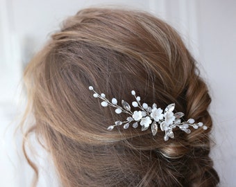 Peine de pelo floral nupcial Boda pieza de pelo de flor blanca Peine de pelo plateado Peine de pelo de oro rosa Flores nupciales alfileres de pelo Pieza de pelo rústica