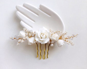 Bridal flower hair comb, Wedding floral hair piece, Floral head piece, White bridal hair comb, White hair piece for bride