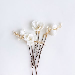 Wedding flower hair pins Set of 3, Bridal White Flower for Hair, Bridal Floral Hair piece, Floral Hair Clips, Bridal Hair Pins