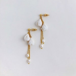 Bridal earrings with flowers, Long wedding flower earrings, White floral drop earrings, Wedding dangle earrings image 1