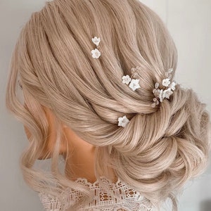 Flower bridal hair pins Wedding floral hairpin Small white flowers for hair Wedding white hair piece