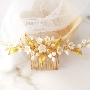 Gold hair comb, Bridal gold hair piece, Wedding floral hair comb, Wedding hair comb, Bridal flowers hair piece, Back hair piece image 1