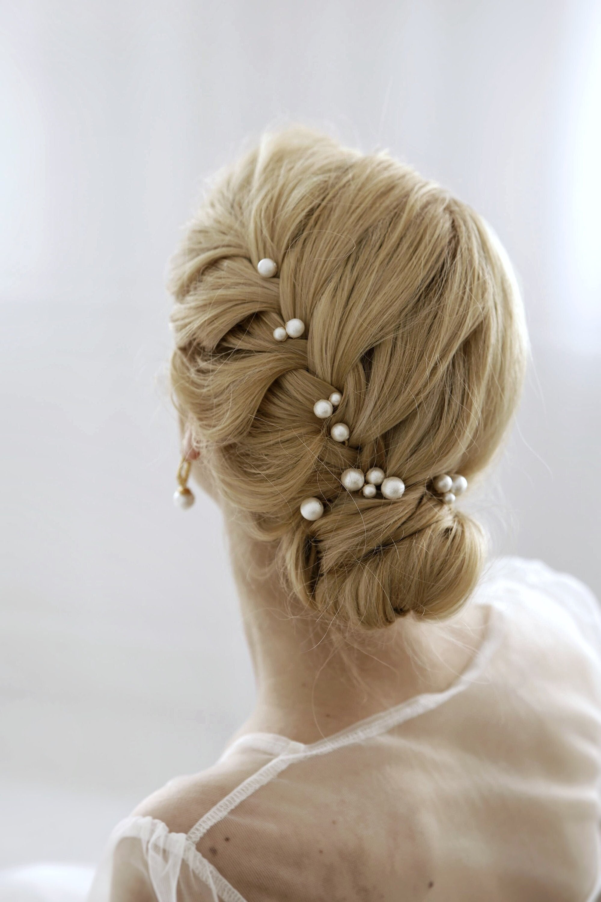Bridal Pearl Hair Pins Set: Classic Wedding Hair Piece