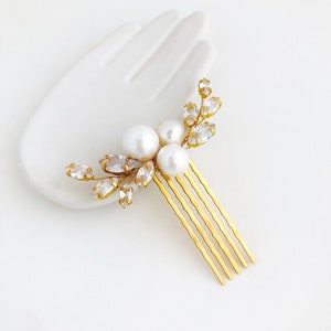Wedding Crystal hair comb with Zirconia cubes, Bridal Pearl hair comb, Small Shiny hair comb for bride, Crystal hair pin image 7
