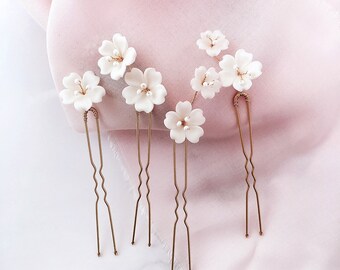 Wedding flower hair pins White flower hair piece Bridal flowers hairpins Floral hair pins Wedding hair piece Bridal head piece flowers