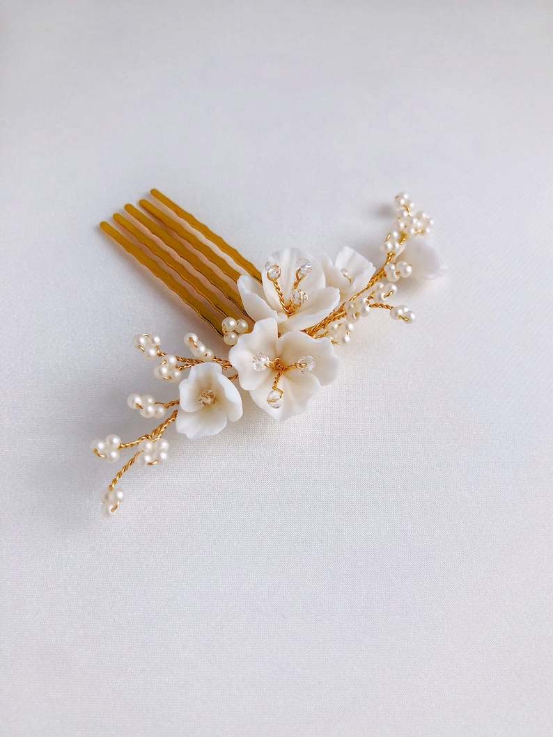 Bridal floral hair piece, Wedding flower hair comb, Flower head piece, White bridal hair comb, White hair piece for bride image 9