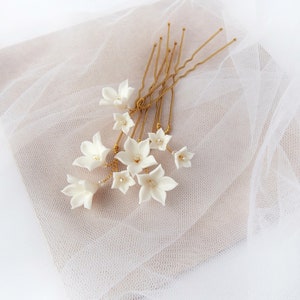 Bridal floral hairpins Wedding white hair piece Bridal flowers hair piece Flower hair pins Rustic hair piece image 2