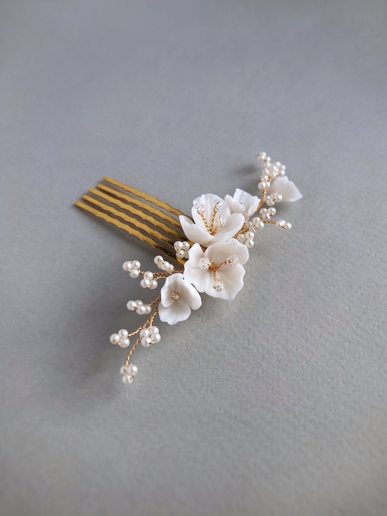 Bridal floral hair piece, Wedding flower hair comb, Flower head piece, White bridal hair comb, White hair piece for bride image 8