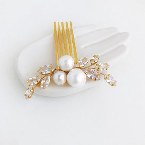 Wedding Crystal hair comb with Zirconia cubes, Bridal Pearl hair comb, Small Shiny hair comb for bride, Crystal hair pin image 4