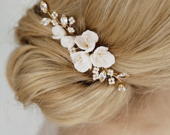 Bridal floral hair comb, Wedding flower hair piece, Flower hair clip, White small hair comb, Small hair piece for bride