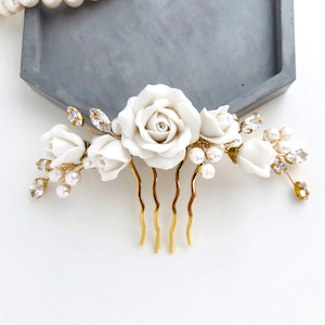 Bridal flower hair comb, Wedding floral hair piece, Flower hair pins, White bridal hair comb, Rose hair piece for bride
