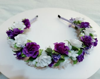 Couronne de fleurs ukrainienne faite à la main de fleurs violettes et blanches. Décoration de cheveux de créateur. Accessoire pour cheveux d'auteur + cadeau d'Ukraine