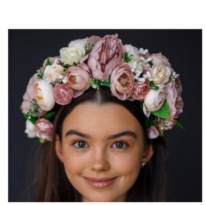 Wunderschöne Ukrainische Krone aus Pfingstrosen in Pastellfarben. Handgefertigte Blumen Tiara. Universalgröße. Original Haarschmuck +Geschenk aus der Ukraine