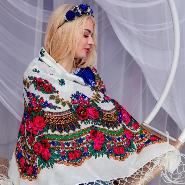 Großer traditioneller Ukrainischer Schal Weißer Schal mit floralem Muster und Fransen Elegante Dekoration für Frauen Geschenk für Frau+Geschenk aus der Ukraine