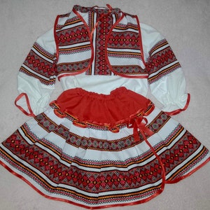 Costume trois pièces hutsul de nationalité ukrainienne pour fille/chemisier, jupe, gilet Il existe des tailles un cadeau d'Ukraine image 4