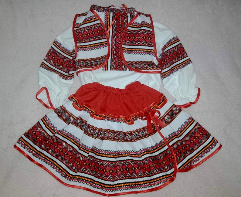 Costume trois pièces hutsul de nationalité ukrainienne pour fille/chemisier, jupe, gilet Il existe des tailles un cadeau d'Ukraine image 4