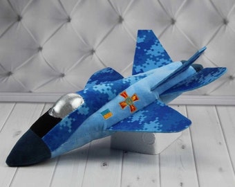 Ukrainisch Vaterländischer Kuscheltier Plüschtier MIG Kampfflugzeug. Handgemacht. Neuer Hit Bestseller Unterstützen Sie das Geschäft der Ukraine + Geschenk aus der Ukraine