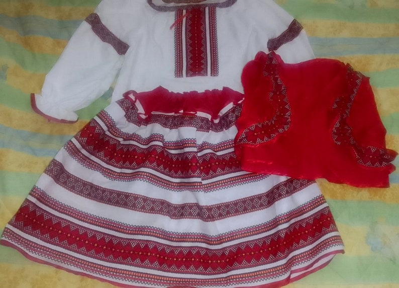 Costume trois pièces hutsul de nationalité ukrainienne pour fille/chemisier, jupe, gilet Il existe des tailles un cadeau d'Ukraine image 5