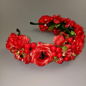 Handmade flower crown made of red flowers and berries. Hair decoration. Accessory for women. Wedding tiara made of flowers + surprise gift