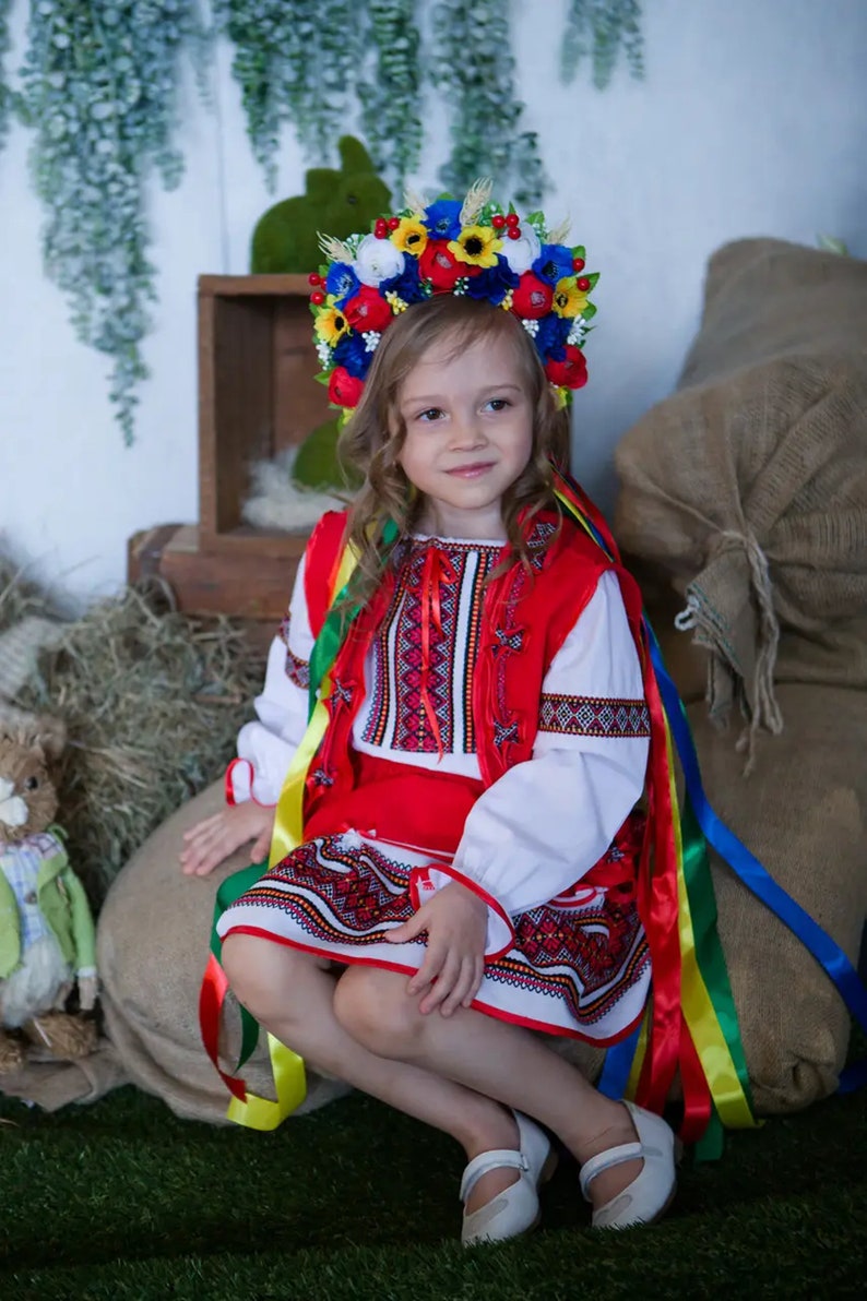 Costume trois pièces hutsul de nationalité ukrainienne pour fille/chemisier, jupe, gilet Il existe des tailles un cadeau d'Ukraine image 2