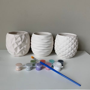 Céramiques is selling at-home pottery kits so you can do DIY ceramics