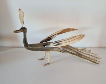 Gran pavo real antiguo tallado en cuerno natural | Escultura de pavo real tallada en cuerno | Arte popular