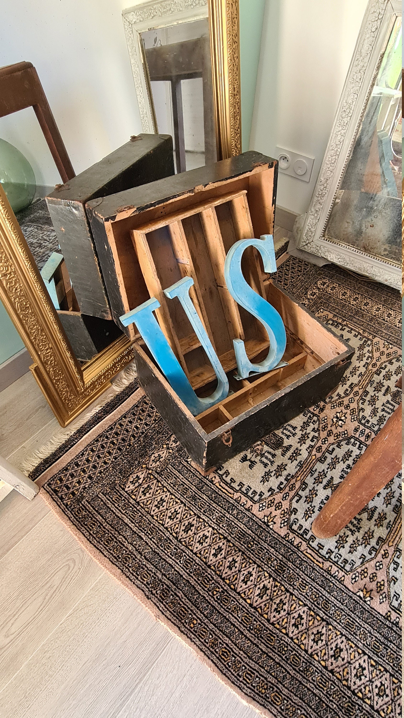 Ancienne Caisse de Plombier en Bois