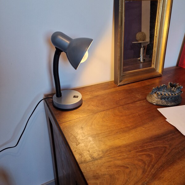 Lampe de bureau vintage grise par Seylumière