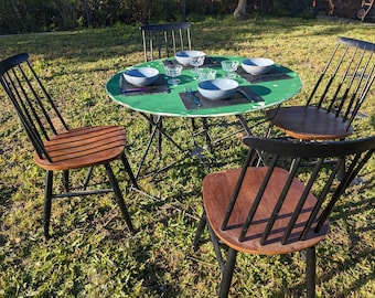 Green vintage folding garden table