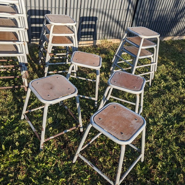 Tabouret industriel carré vintage