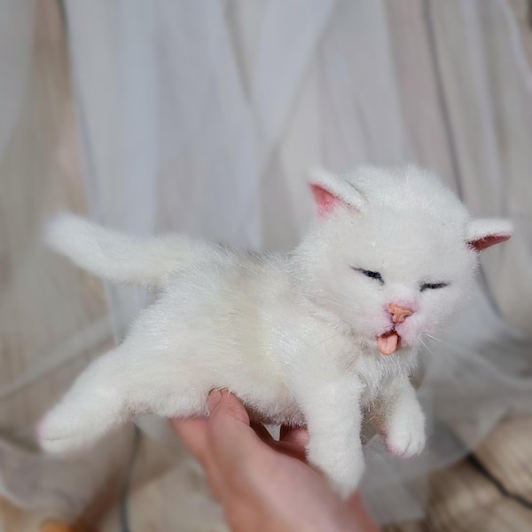 Poseable Newborn Kitten Art Doll: Realistic Fur Cat Collectible