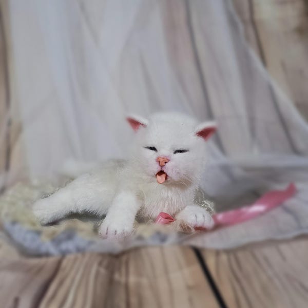 Posierbare Neugeborenen Kätzchen Kunstpuppe: Realistische Fellkatze Sammlerstück