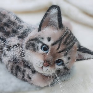 Realistic plush Bengal kitten, Cat art doll, Soft sculpture pet portrait, Cat life-size, Collectible poseable cat, Handmade , TO ORDER