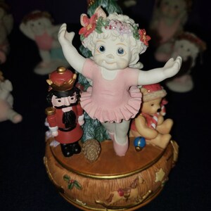 Collectible DREAMSICLES Ballerina music box