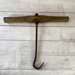 Vintage Farm Hay Bale Hook, Hand Forged Wrought Iron Hook, Oval Ring  Handle, Great for Wall Hook Decoration 1800's 