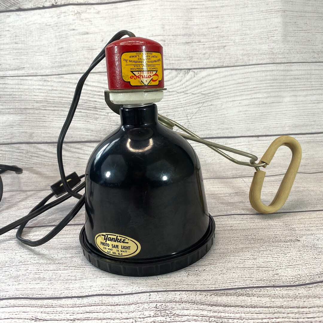 Vintage Darkroom Light Compco Portable Lamp W/ Yankee Photo Shade USA