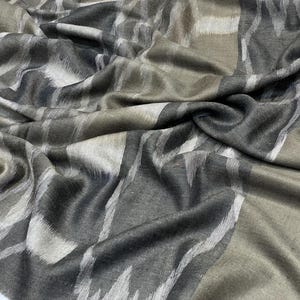 Ikat Weave Pure Pashmina Handwoven Shawl, Handmade Kashmiri Shawl, Kashmiri Pashmina Shawl, Authentic Pashmina, Soft Warm Wrap, 40*80 inch