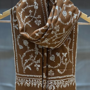 Kashmiri Pashmina Sozni Embroidery Scarf, Handwoven Pashmina, Made in Kashmir Shawl, Warm Wrap, Gift for her, Wedding Pashmina, 28*80 inch