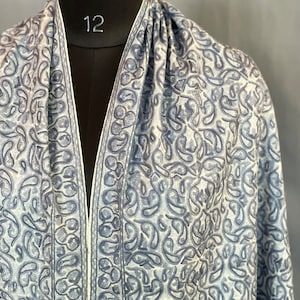 Kashmiri Aari Embroidery Pure Wool Designer Scarf, HandMade Kashmiri Shawl, Cashmere Pashmina, Bridal Gift Shawl, Winter Wrap Shawl, 28*80in