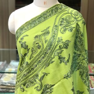 Kashmiri Wool Scarf, Kashmiri Aari Embroidered Shawl, Kashmiri Aari Shawl, Cashmere Wrap, Cashmere Scarf, Ladies Stole, Winter Shawl, 28*80”