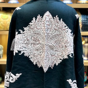 Kashmiri Aari Embroidery Scarf, Cashmere Scarf, Kashmiri Shawl, Pure Wool Scarf, HandMade Shawl, Aari Shawl, Ladies Stole, 28*80 inch