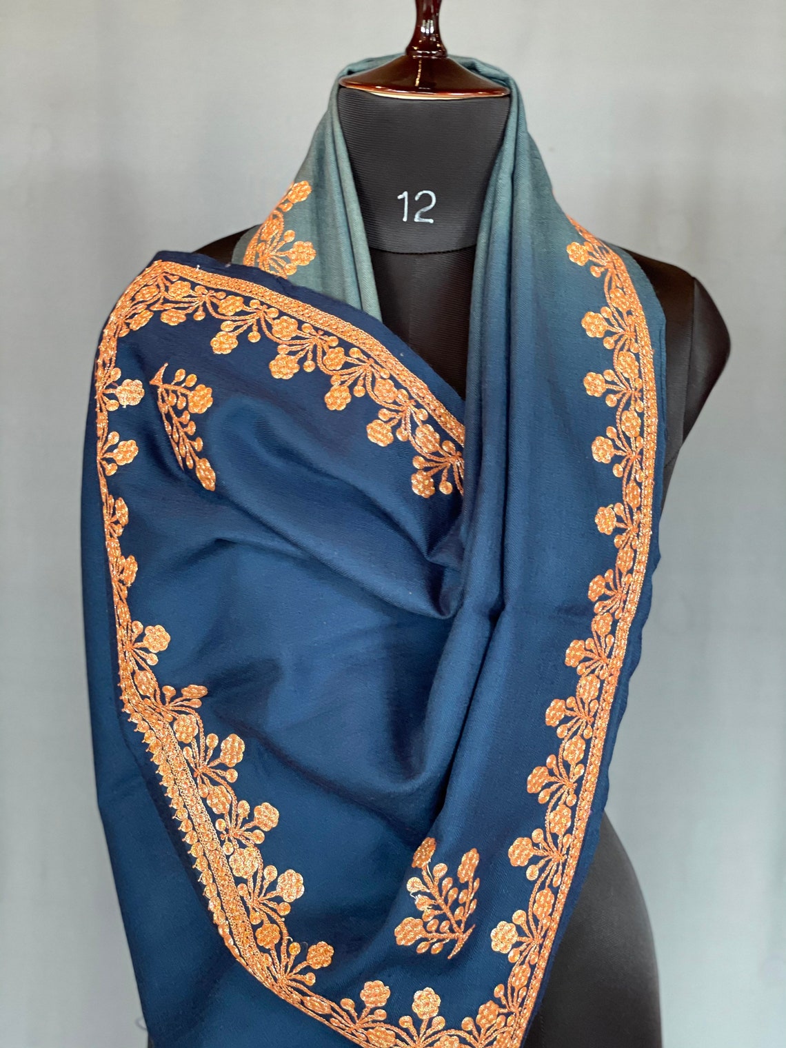 kashmiri embroidered shawls