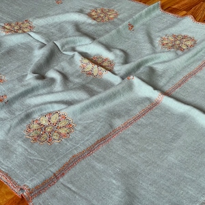 Zati Natural Pure Pashmina Scarf, Sozni Kashmiri Shawl, Embroidered Pashmina Shawl, Traditional Shawl, Designer Pashmina, Warm Wrap, 28*80in