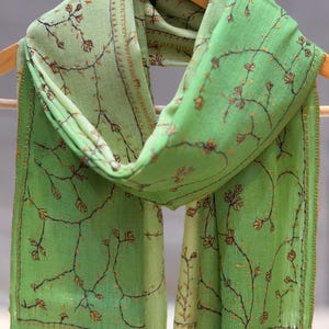 Bufanda de cachemira cálida bordada Sozni de Cachemira, chal de Cachemira hecho a mano, bufanda bordada con aguja, chal y envoltura, chal de novia, 28 x 80 pulgadas