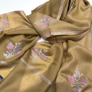 Original Pashmina Sozni Kashmiri Scarf, Pashmina Scarf, Beige Ombre Botidar Pashmina, Warm Pashmina, Gifting Idea, Bridal Shawl, 28*80 inch