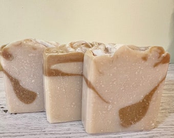 Jabón de arcilla dorada y ámbar, procesado en frío, manteca de karité, leche de coco