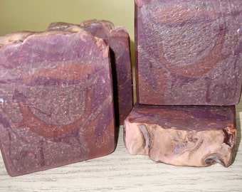 Ámbar negro y lavanda, jabón procesado en frío, leche de cabra, manteca de karité