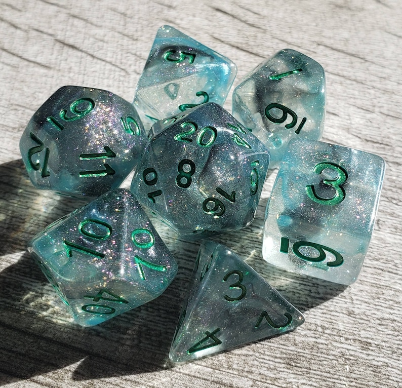 Table Top Gaming 7 pc dice set RPG d/&d dnd dice Green Font Will-o/'-the-wisp Purple and Gold Micro Glitter